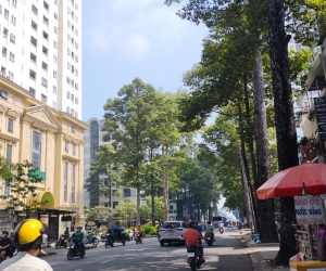 Ngộp Nguyễn Thị Minh Khai - Bên Quận 1 - HXH - 2 tầng - 35m2