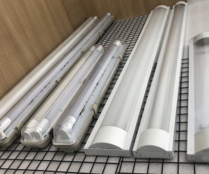 Máng chống bụi, chống thấm