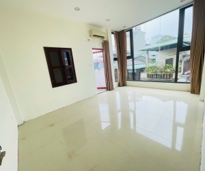 Bán nhà Ngọc Khánh Ba Đình 37m, 5 tầng, ngõ thông, gần phố nhà