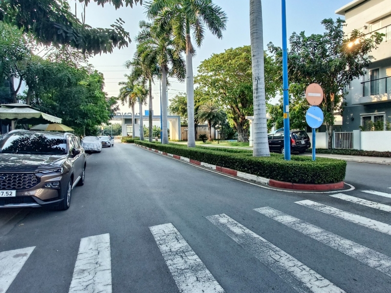 Bán Gấp Lô Đất Mặt Tiền Nguyễn Duy Trinh – Phú Hữu, TP. Thủ Đức (Q9