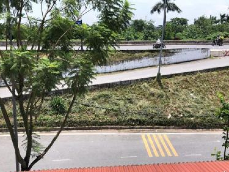 Cho thuê tầng hầm và tầng 1, tòa nhà 5 tầng tại số 15 đường Bát