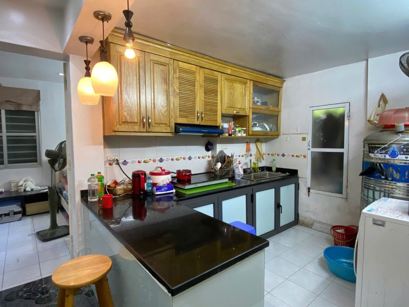 Cho thuê căn hộ tập thể tầng 3 ngõ 48 Ngọc Hồi, 60m2 x 2 ngủ, 1 wc,