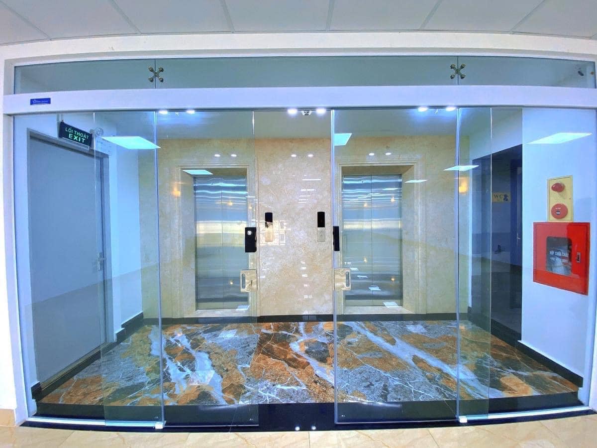 ????Đẳng cấp Mặt phố Phùng Chí Kiên 251m 9T, dòng tiền 400tr/th, đầy