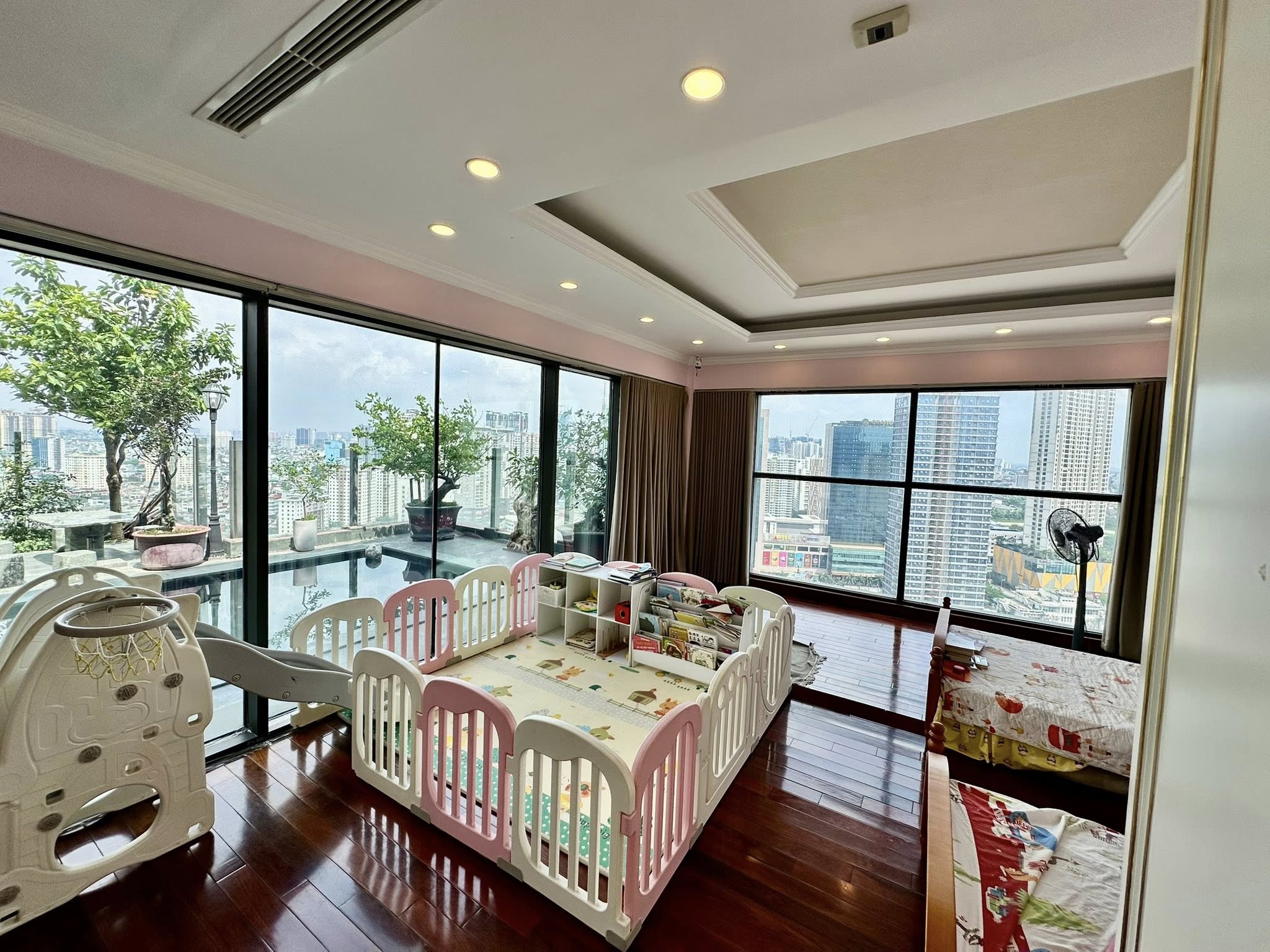 ????Siêu Penthouse Tú Mỡ, Cầu Giấy 401m2, Nội thất VIP, Bể bơi riêng,