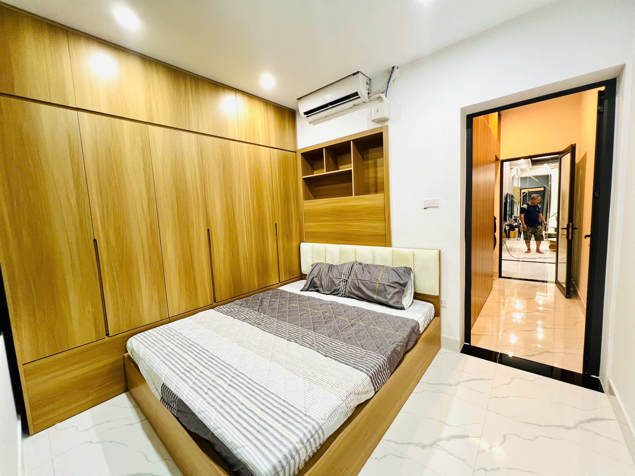 ????Tầng 2 TT Nguyễn Khánh Toàn 65m 2PN riêng, Nội thất đẹp, Ô tô