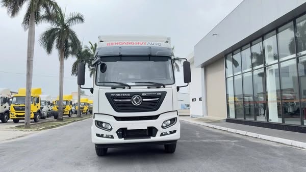 XE TẢI DONGFENG KR220 THÙNG KÍN CONTAINER 9M9