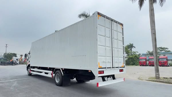 XE TẢI DONGFENG KR220 THÙNG KÍN CONTAINER 9M9