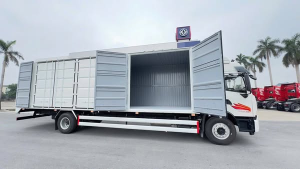 XE TẢI DONGFENG KR220 THÙNG KÍN CONTAINER 9M9