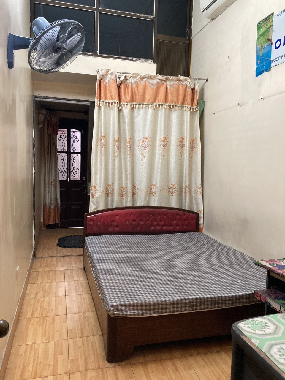 Cho thuê nhà mặt phố 2 tầng (50m2/ 1 sàn) ở 396 Hà Huy Tập, Yên
