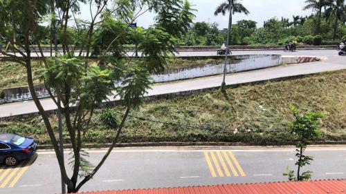 Cho thuê tầng hầm và tầng 1, tòa nhà 5 tầng tại số 15 đường Bát