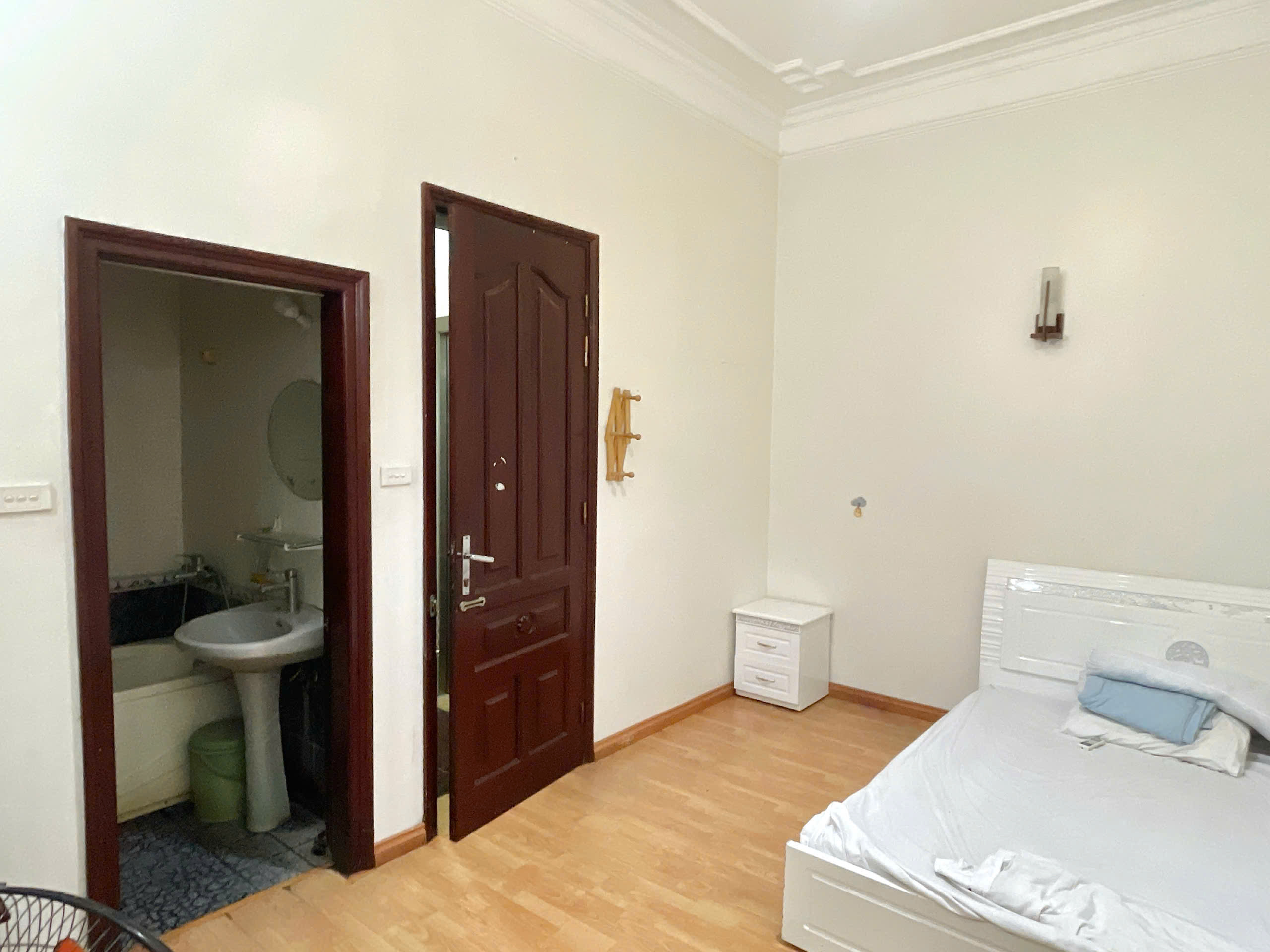 Nhà mình còn 1 căn mặt đường phố Mai Hắc Đế cách Vincom Bà Triệu