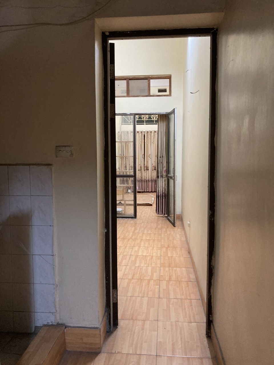 Cho thuê nhà mặt phố 2 tầng (50m2/ 1 sàn) ở 396 Hà Huy Tập, Yên