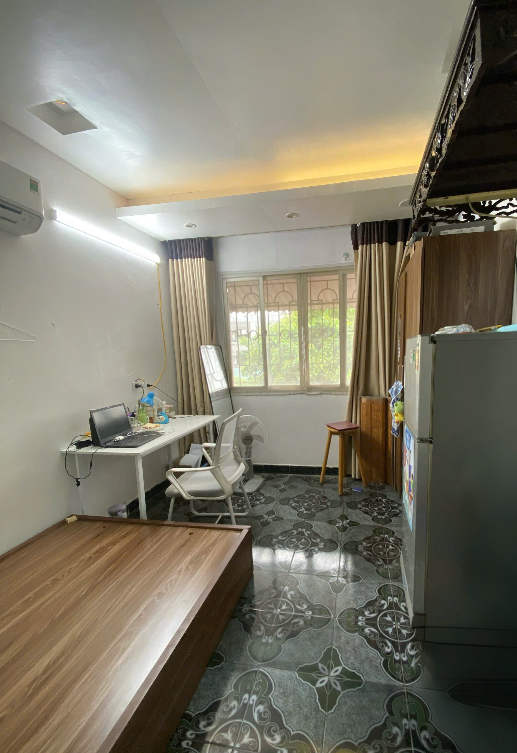 Cho thuê căn hộ tập thể tầng 3 ngõ 48 Ngọc Hồi, 60m2 x 2 ngủ, 1 wc,