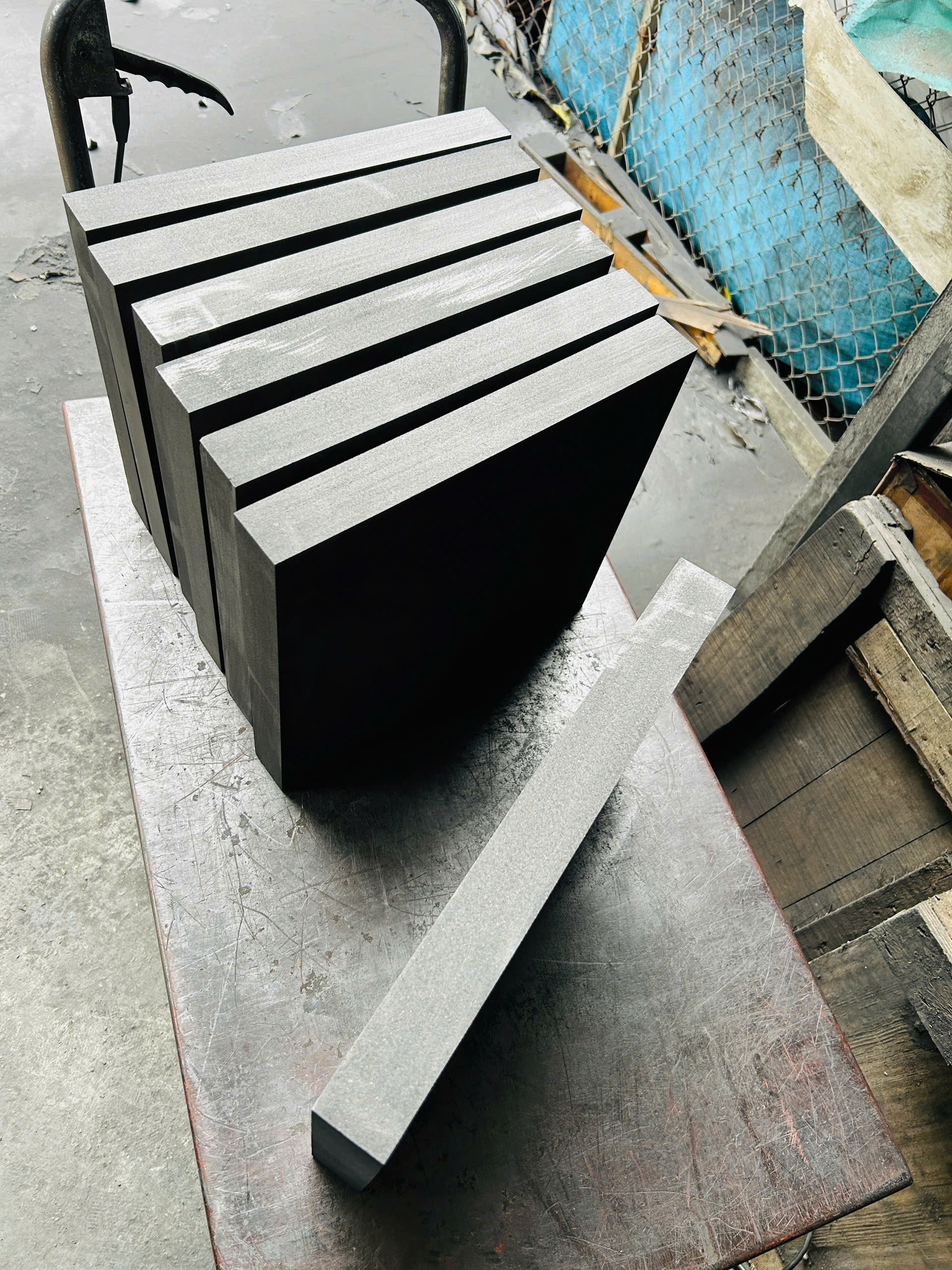 Tấm Graphite Siêu Bền - Chịu Nhiệt Lên Đến 3000°C, 