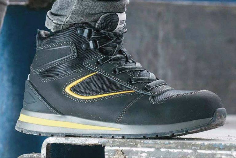 So sánh giày bảo hộ đế PU và đế cao su