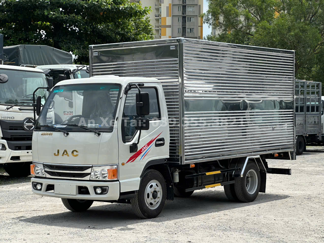 Bán xe tải JAC H250 Thùng Kín dài 3m8