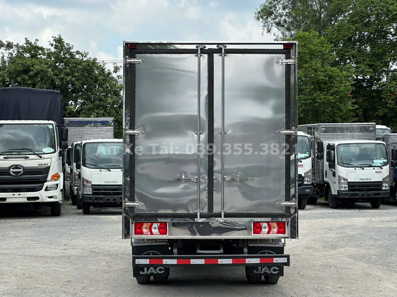 Bán xe tải JAC H250 Thùng Kín dài 3m8