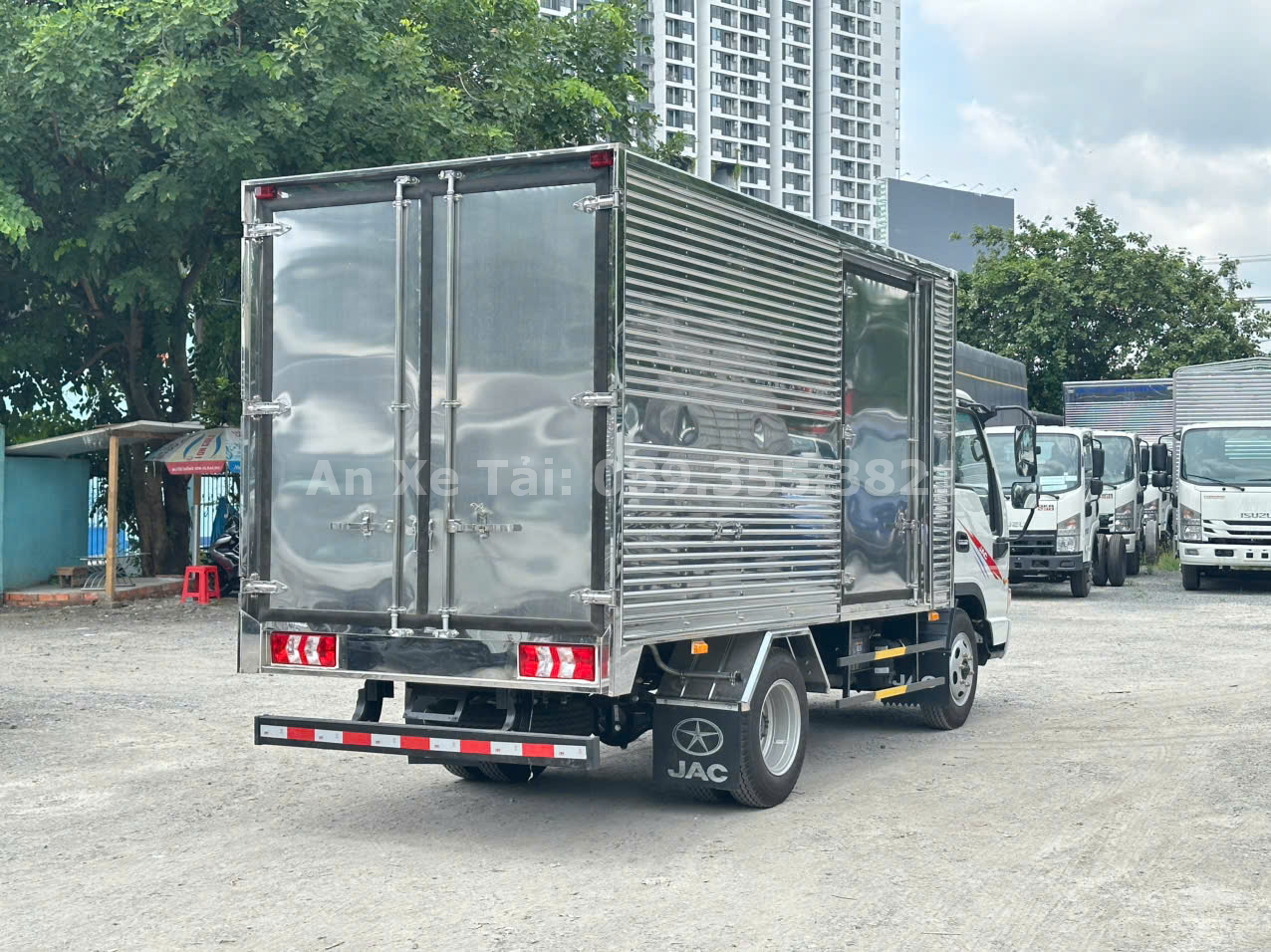 Bán xe tải JAC H250 Thùng Kín dài 3m8