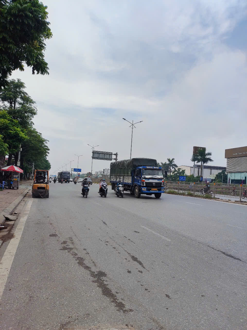 ????????PHÂN LÔ Ô TÔ  TRÁNH - Ô TÔ CHẠY VÒNG QUANH - VỈA HÈ-HƠN 5