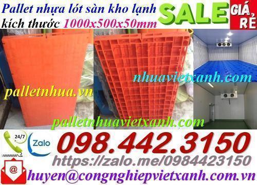 Pallet nhựa lót sàn sân khấu mặt kín màu cam – KT 500x1000x50mm