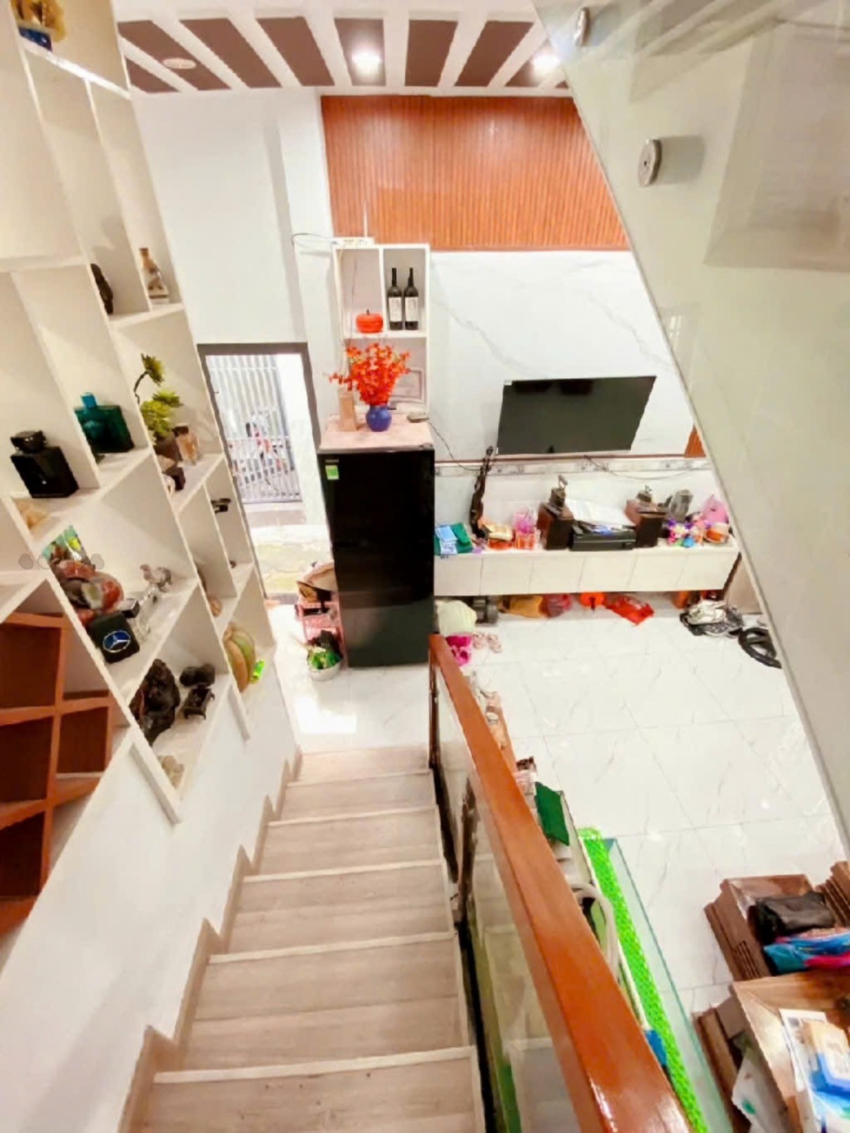 Bán nhà XVNT gần Q1 - 71m2 - 7PN - Cho thuê 25 tr tháng - 30m ra