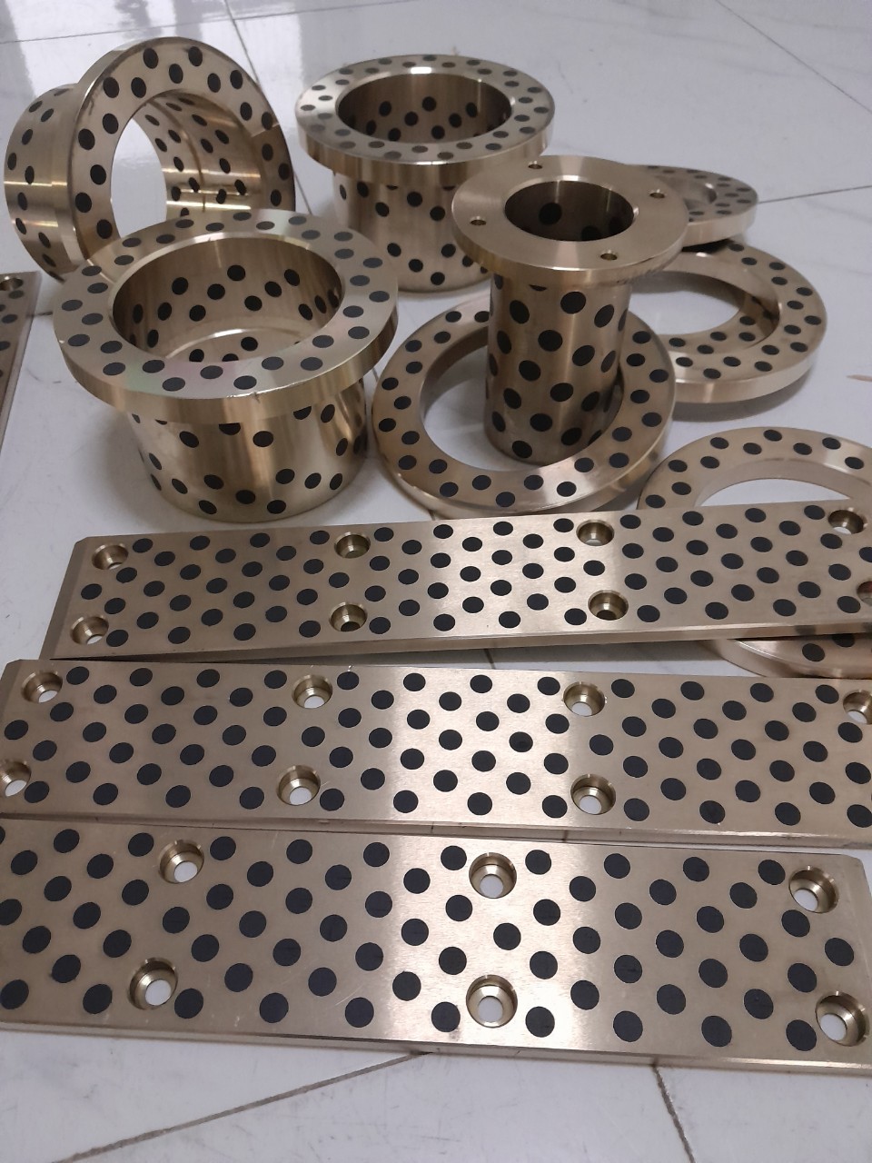 Tổng kho phân phối các loại bạc cầu, bạc trụ, bạc sắt thiêu kết.