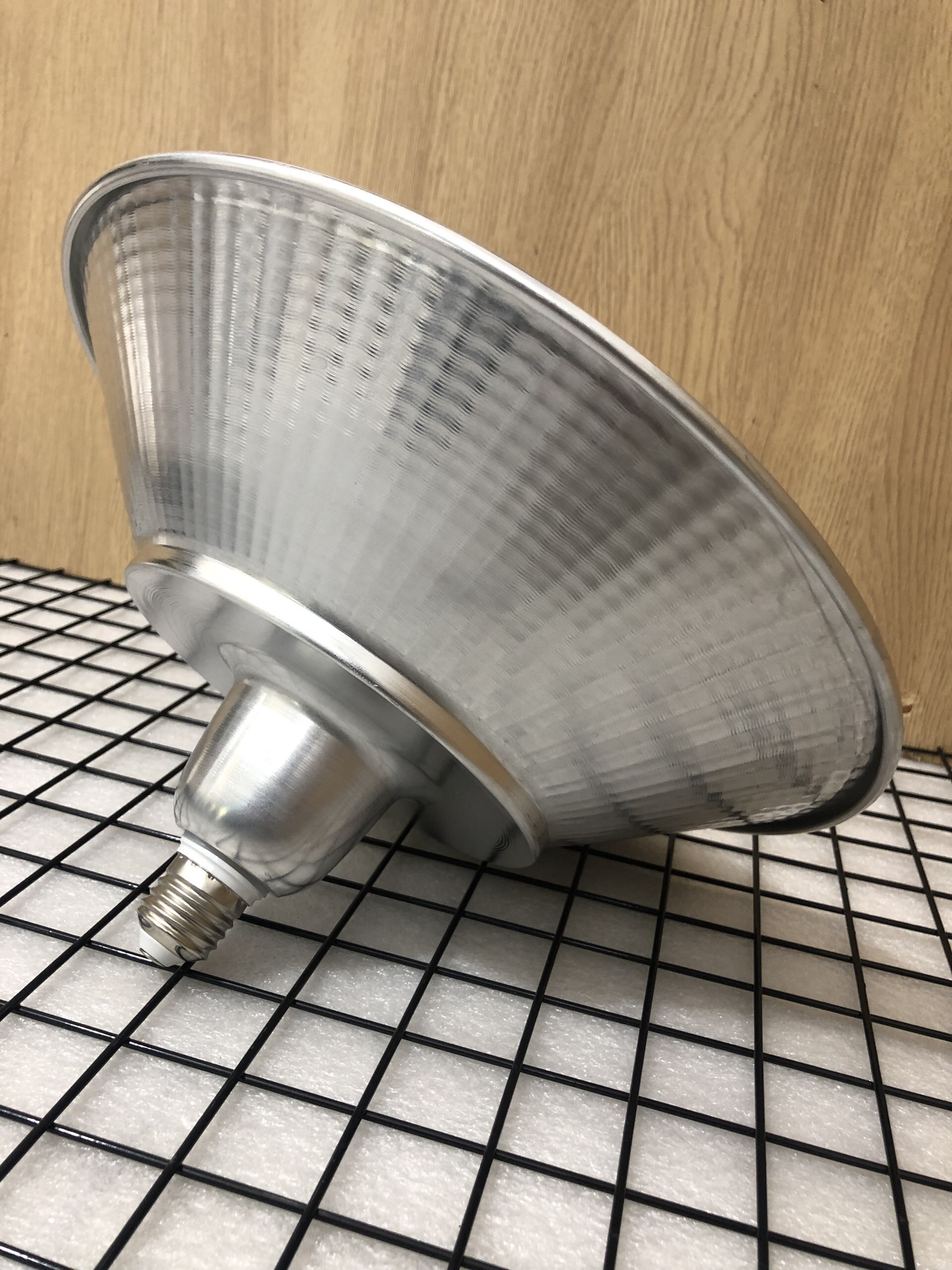 Đèn nhà xưởng e27 chống nước, tản nhiệt