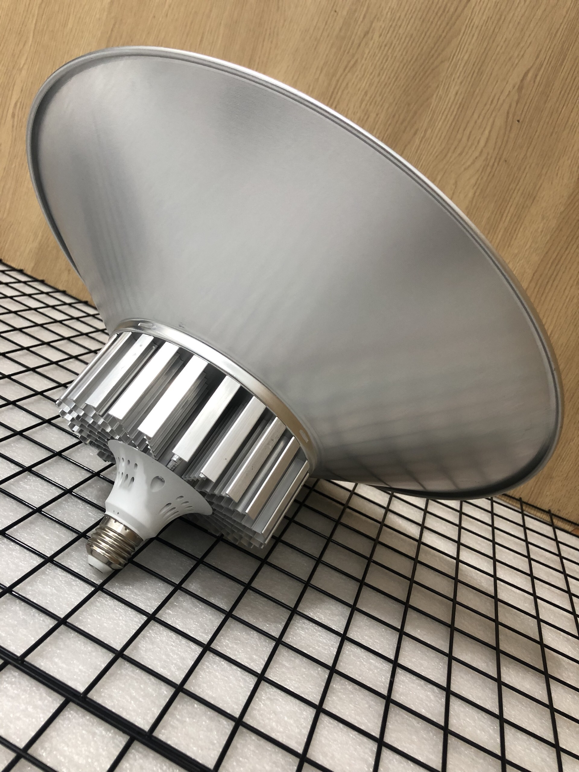 Đèn nhà xưởng e27 chống nước, tản nhiệt