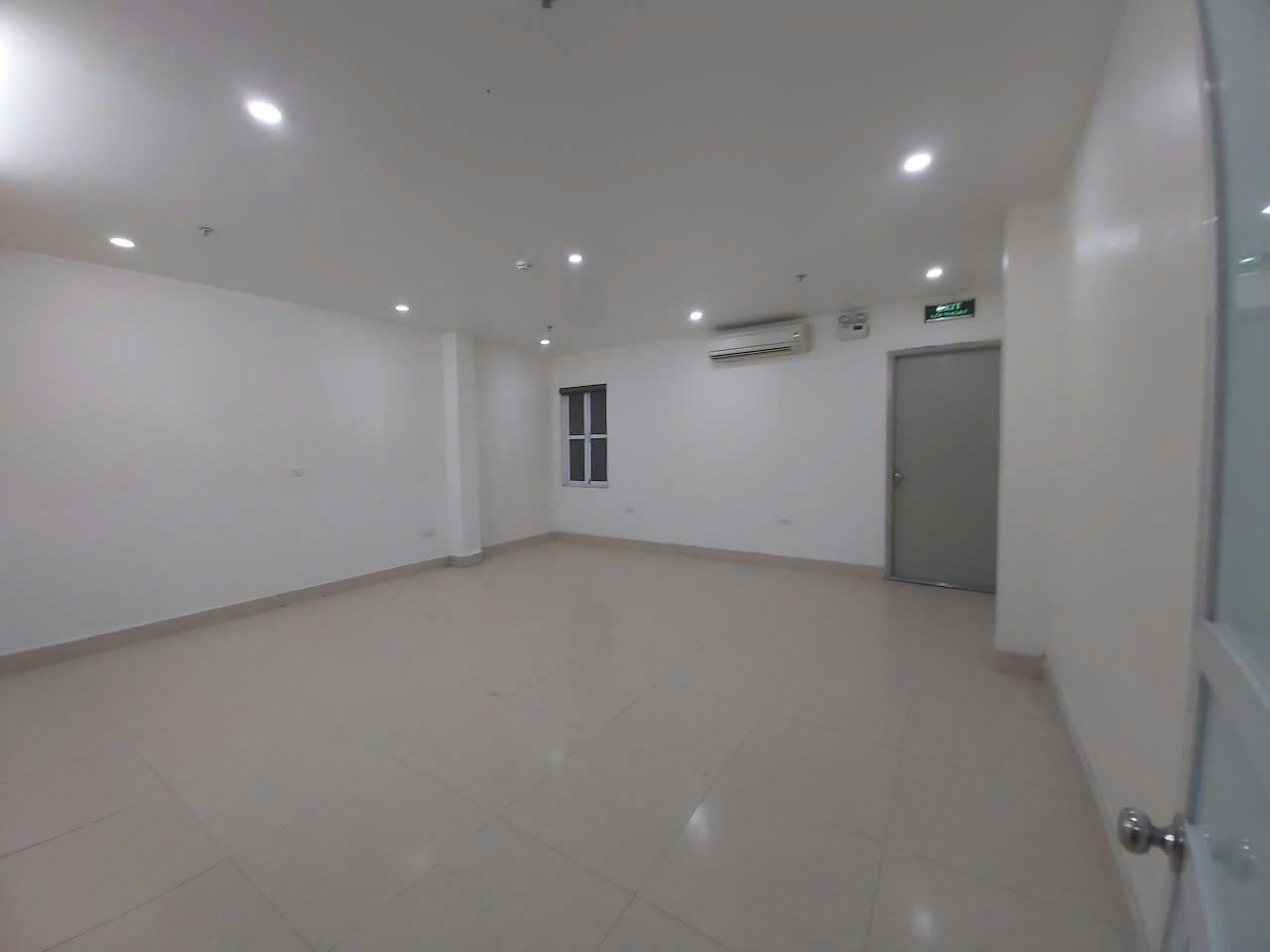 Cho thuê tòa MP Ngô Xuân Quảng.Gia Lâm, Hà Nội, 110m2x6T, MT 8m,