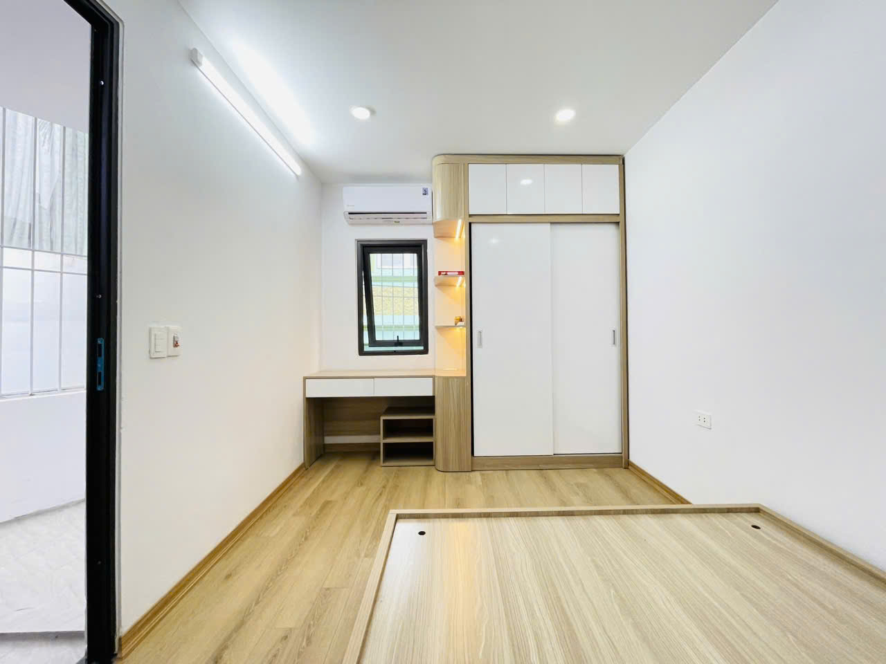 Bán Nhà Đông Thiên Lĩnh Nam 25m 2 Tầng Giá 2.07Tỷ Nhà Chưa Sổ