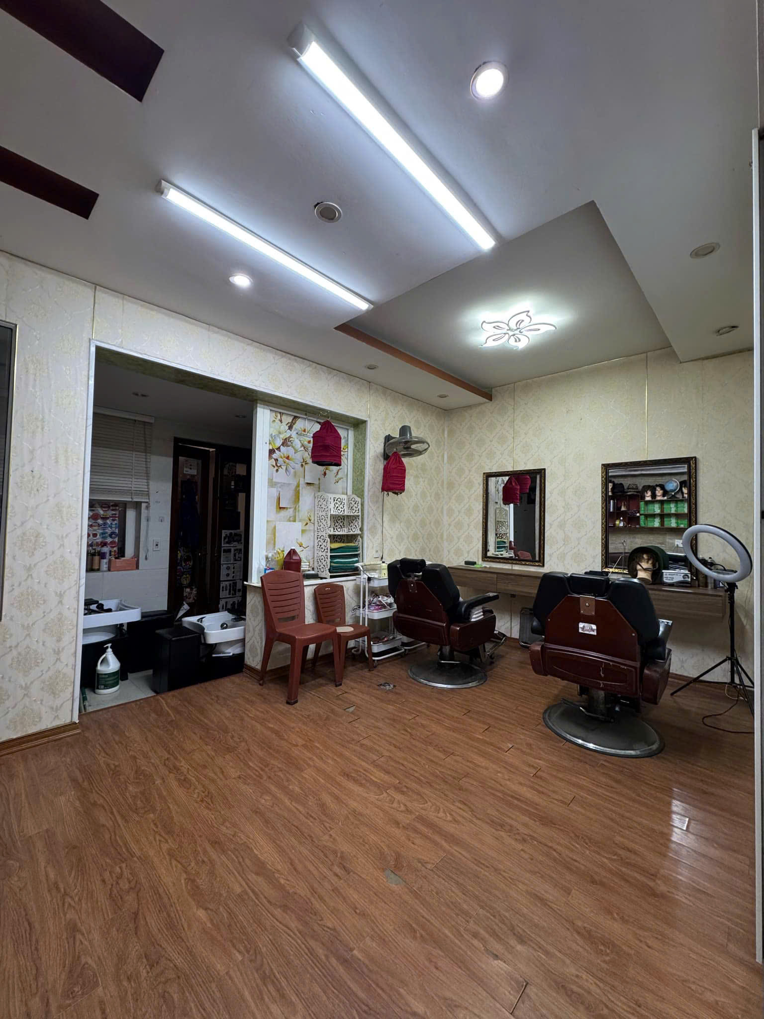 TÌM ĐỒNG ĐỘI TỚI VỚI FUNKY BARBER SHOP Ở TP VINH NGHỆ AN