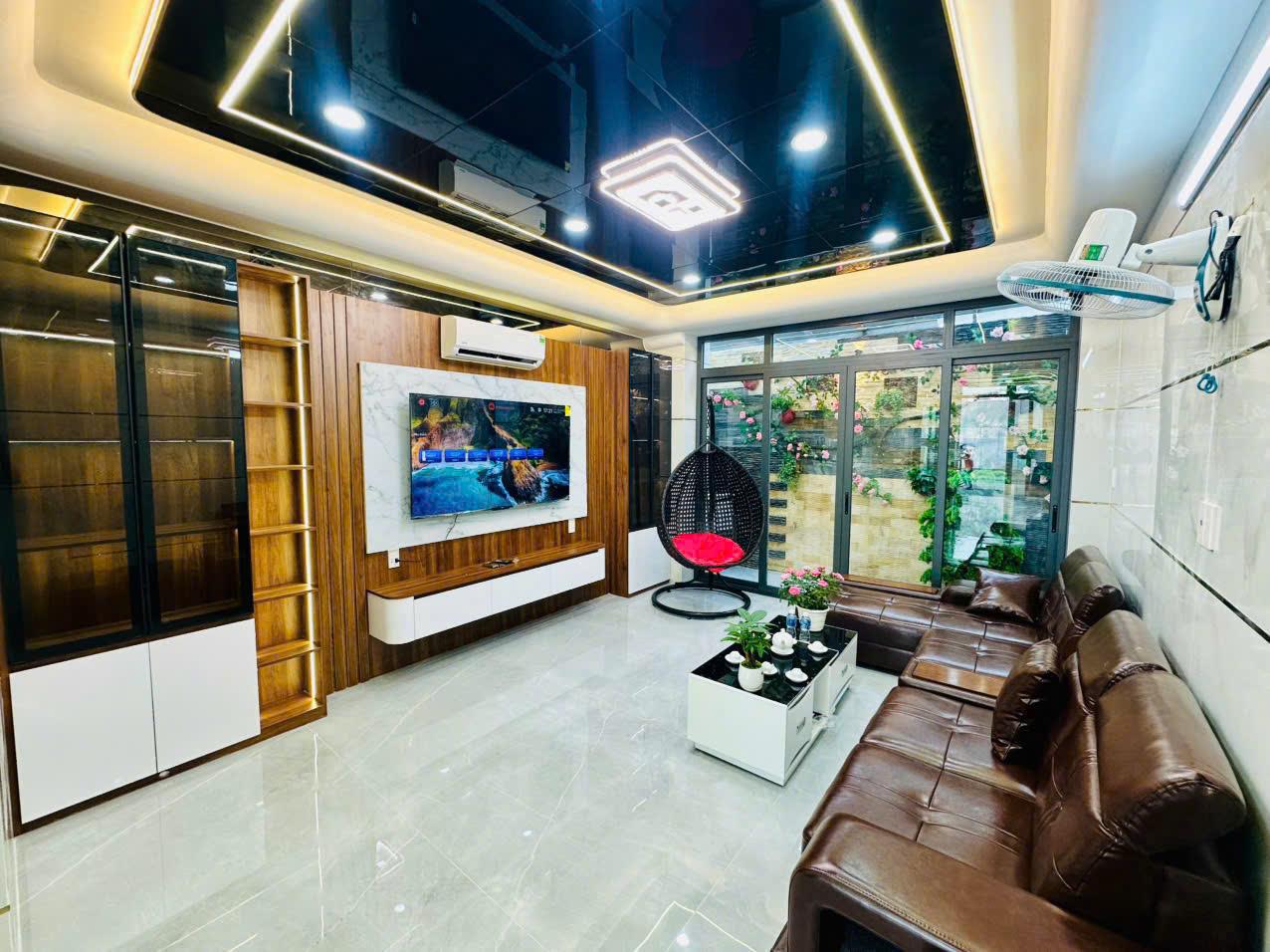 BIỆT THỰ PHỐ CAO CẤP – MẶT TIỀN A0 ĐÔI 20M – THANG MÁY - 9,8 tỷ