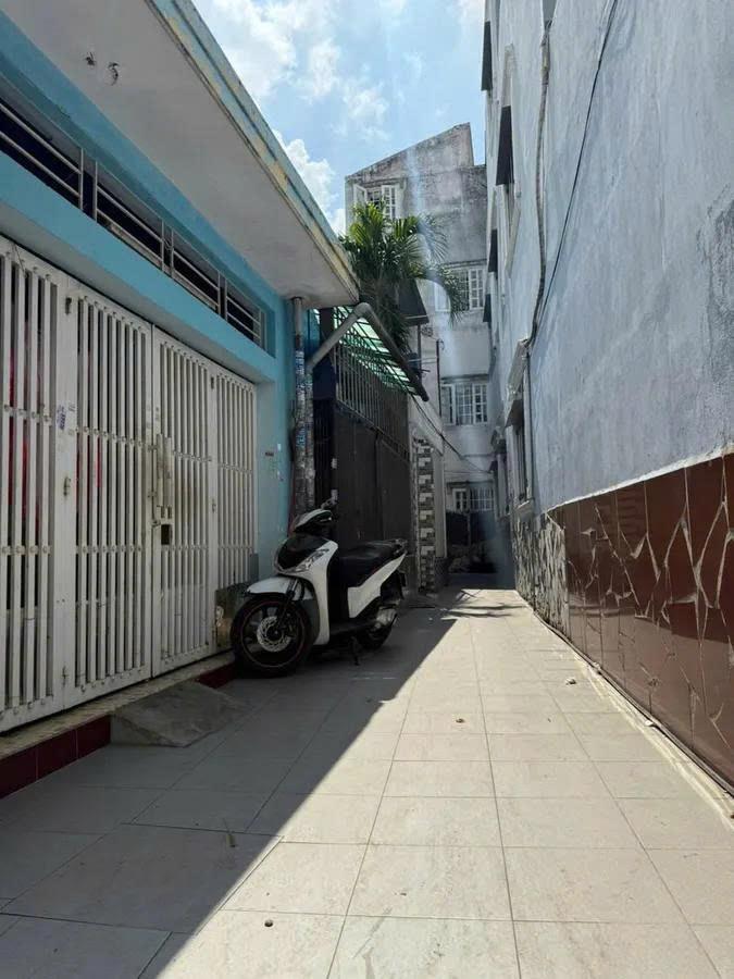 BÁN NHÀ TRUNG TÂM, TÂN PHÚ - 63M2, SỔ HỒNG RIÊNG - GIÁ CHỈ 4.7 TỶ -