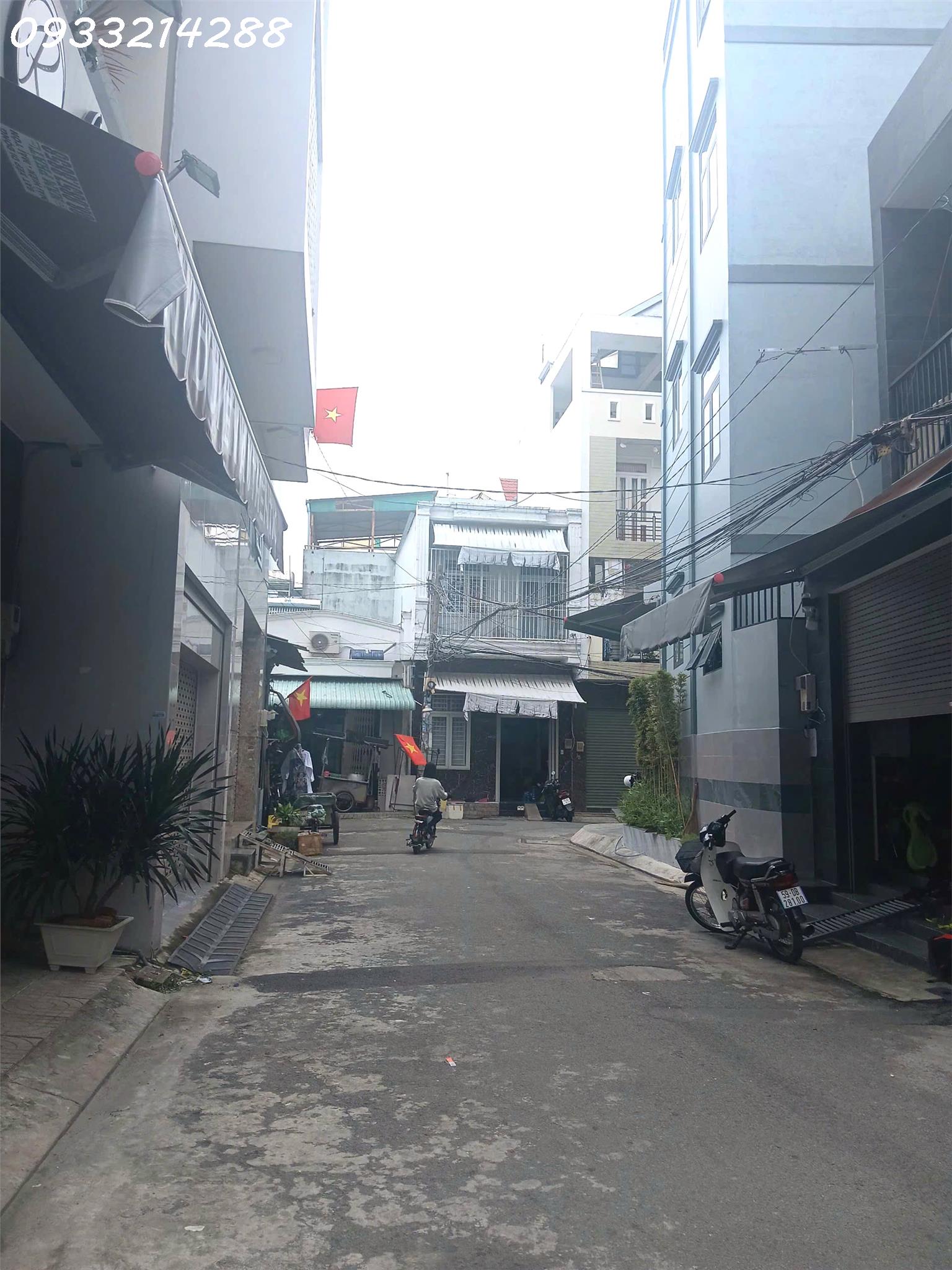 BÁN GẤP NHÀ - HẼM  Ô TÔ - DIỆN TÍCH 78,6M2 (4M X 19,6M) ,TÂN